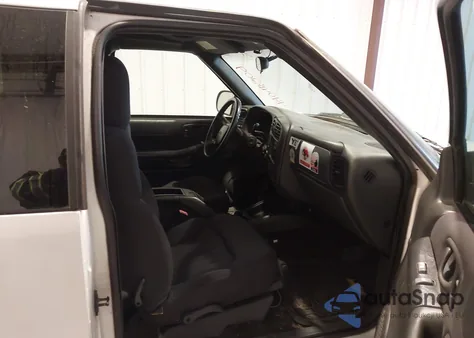 2003 Chevrolet S-10 Ls из США, поврежденный, VIN 1GCDT19XX38151139